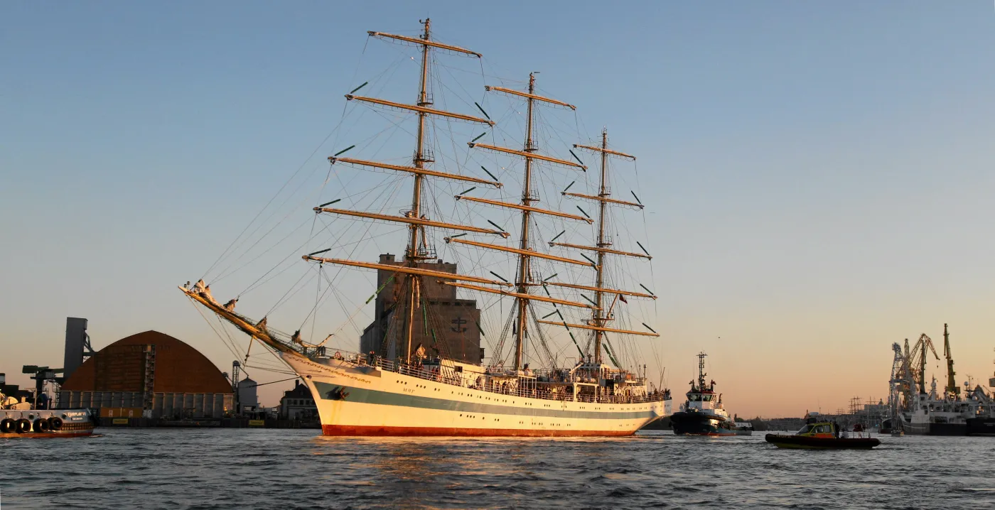 5261409-the-tall-ships-races.jpg