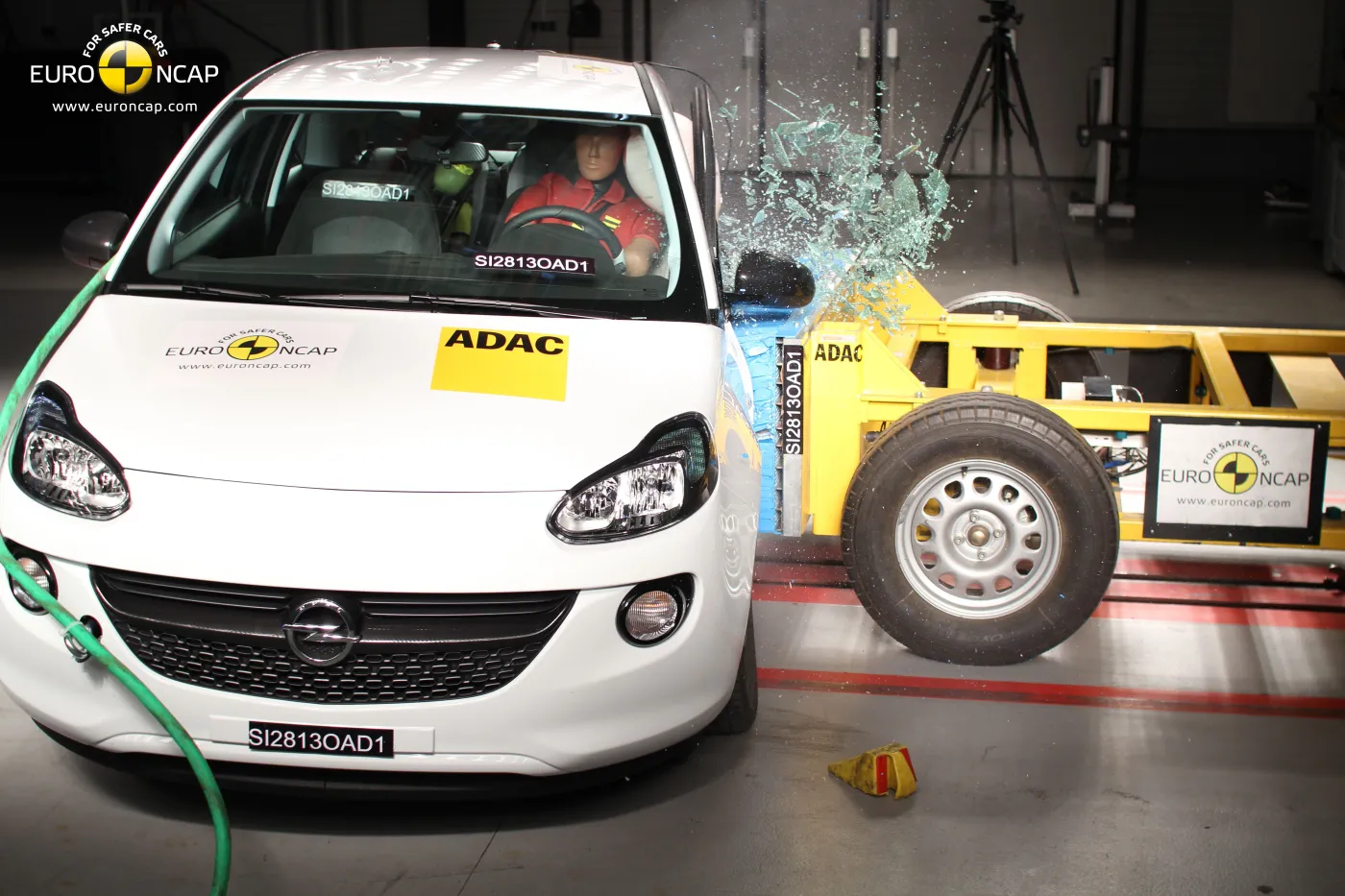 5452301-opel-adam-euro-ncap.jpg