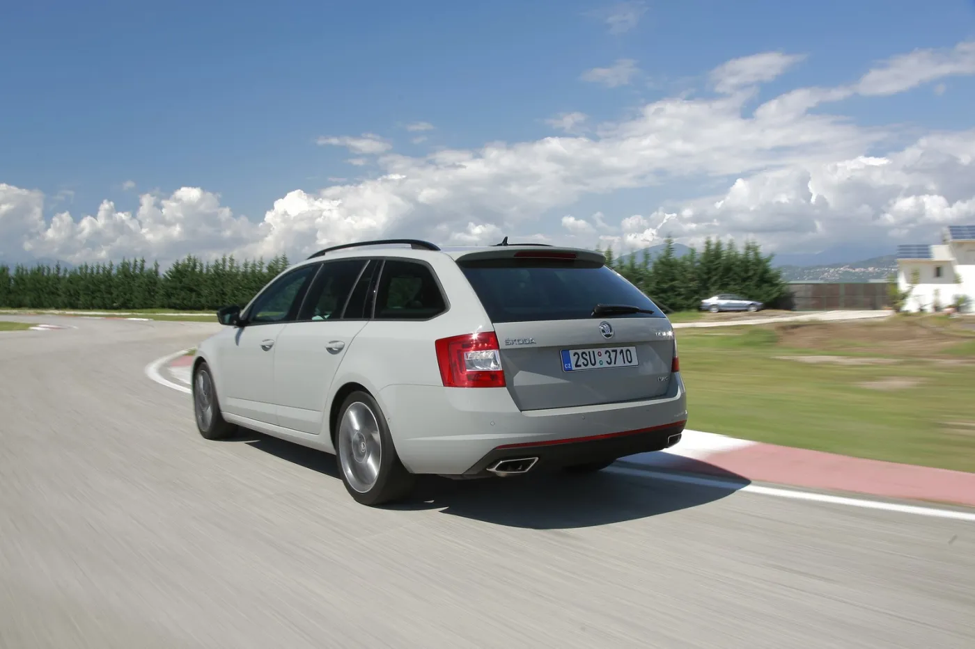 5467760-skoda-octavia-rs-test.jpg