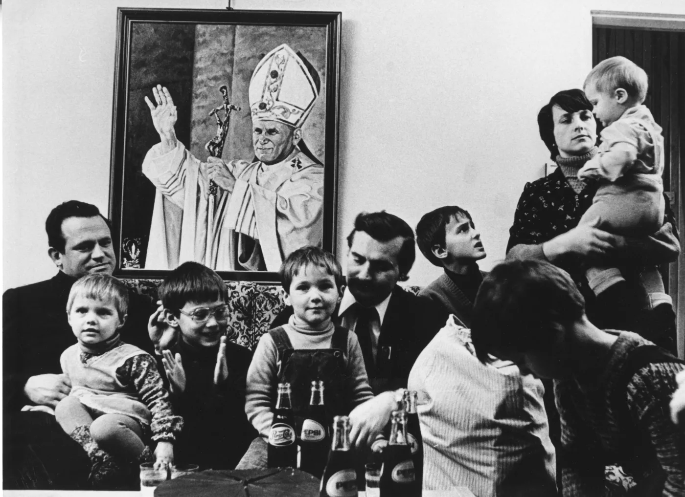 5484393-lech-walesa-z-rodzina.jpg