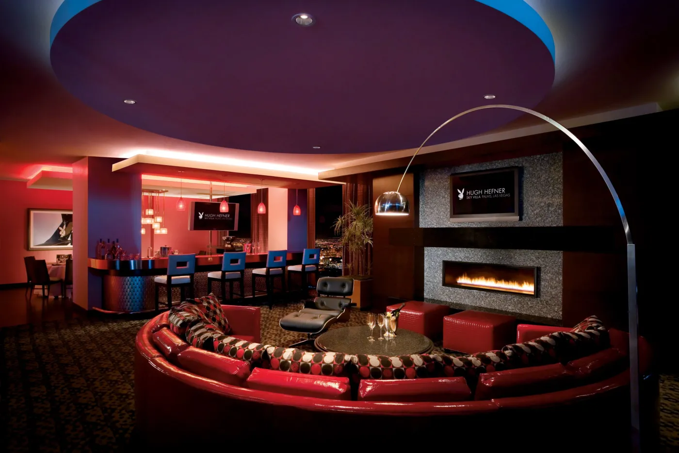 5170171-hugh-hefner-sky-villa.jpg