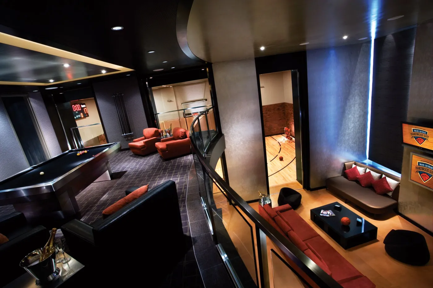 5170229-hugh-hefner-sky-villa.jpg