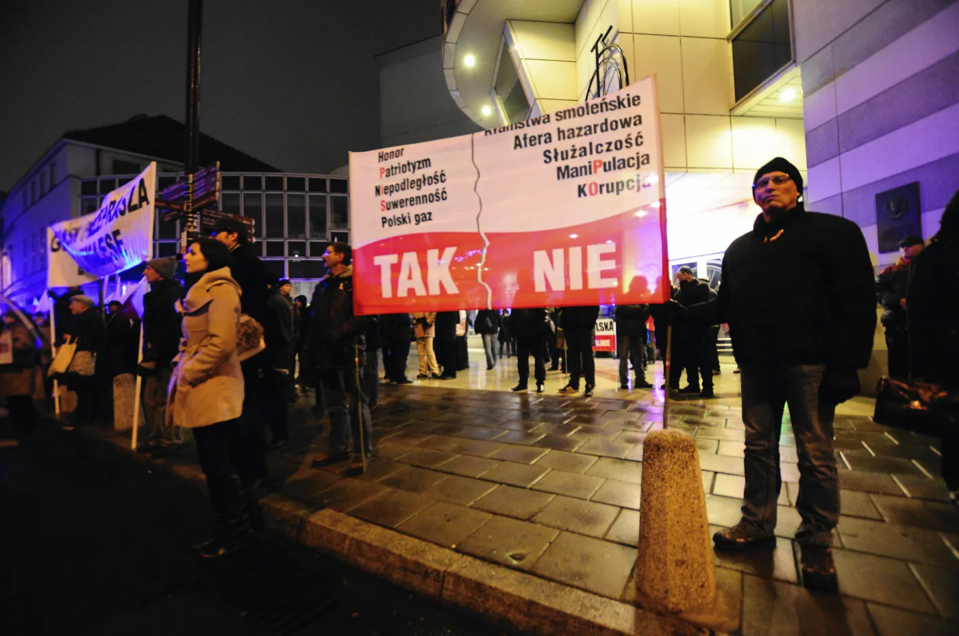 5735724-warszawski-marsz-pis.jpg