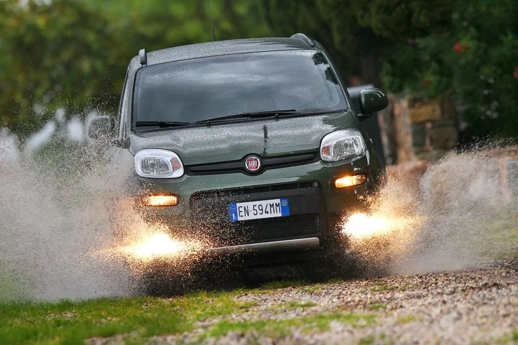Z napędem na cztery koła i oszczędnym silnikiem. Fiat panda 4x4 w Polsce