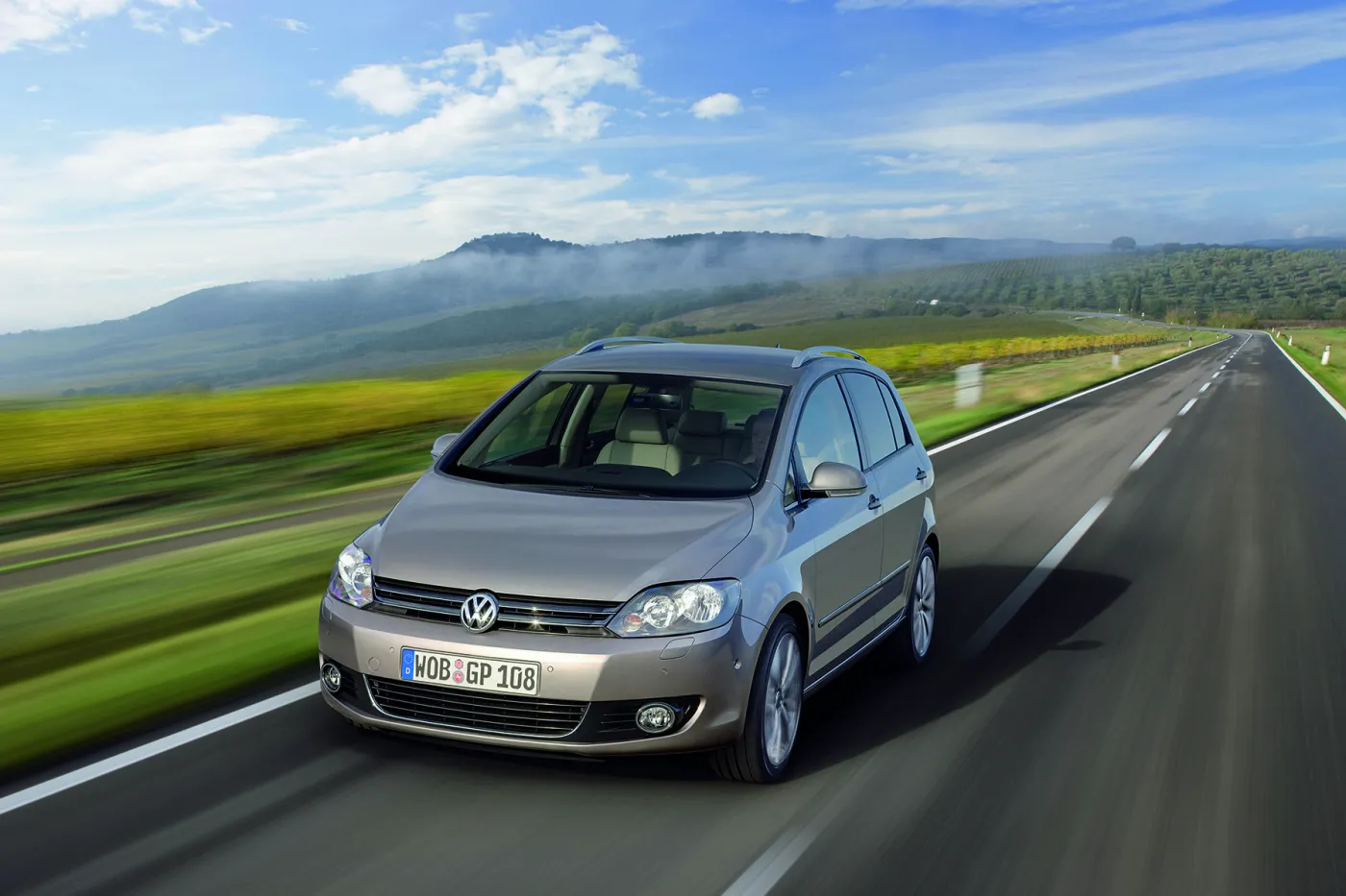 2956257-volkswagen-golf-plus.jpg