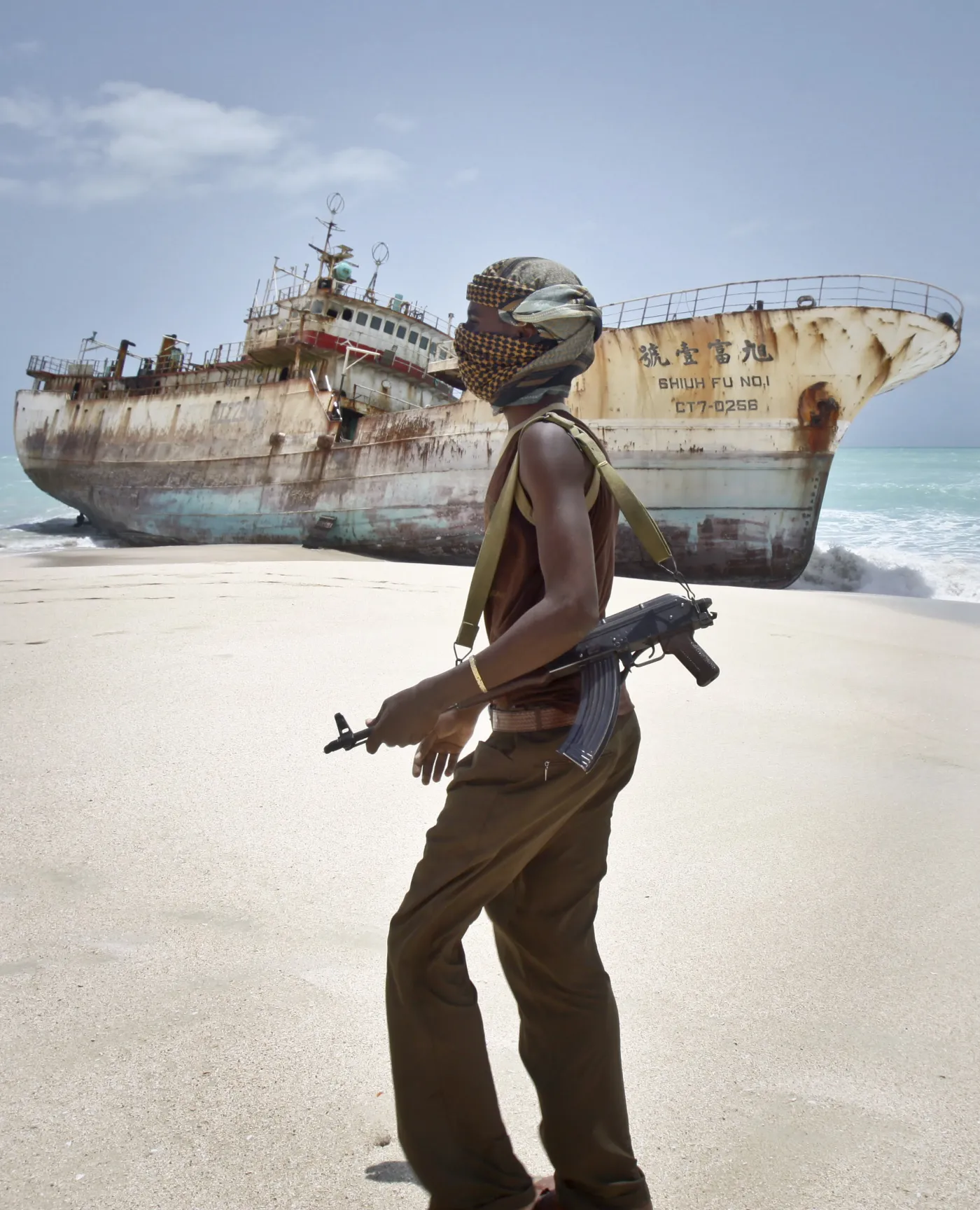 5610685-somalia-pirat-piraci.jpg