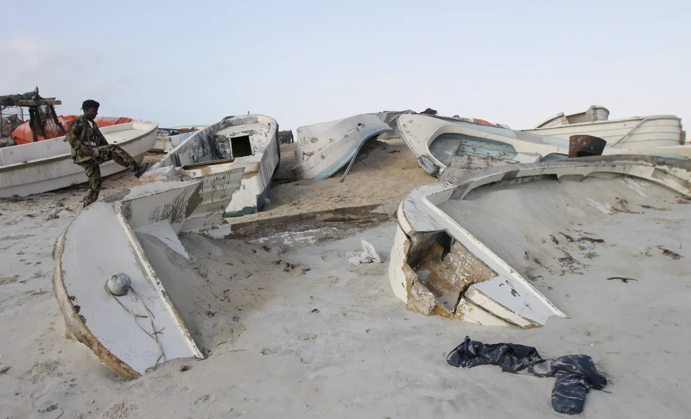 5610743-somalia-pirat-piraci.jpg