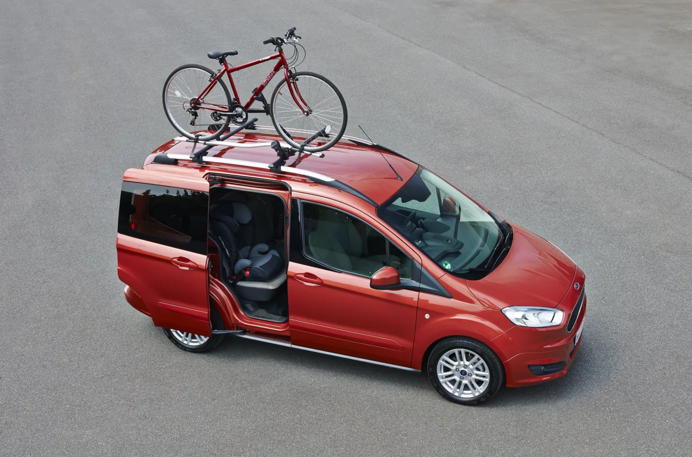 6246703-ford-tourneo-courier.jpg