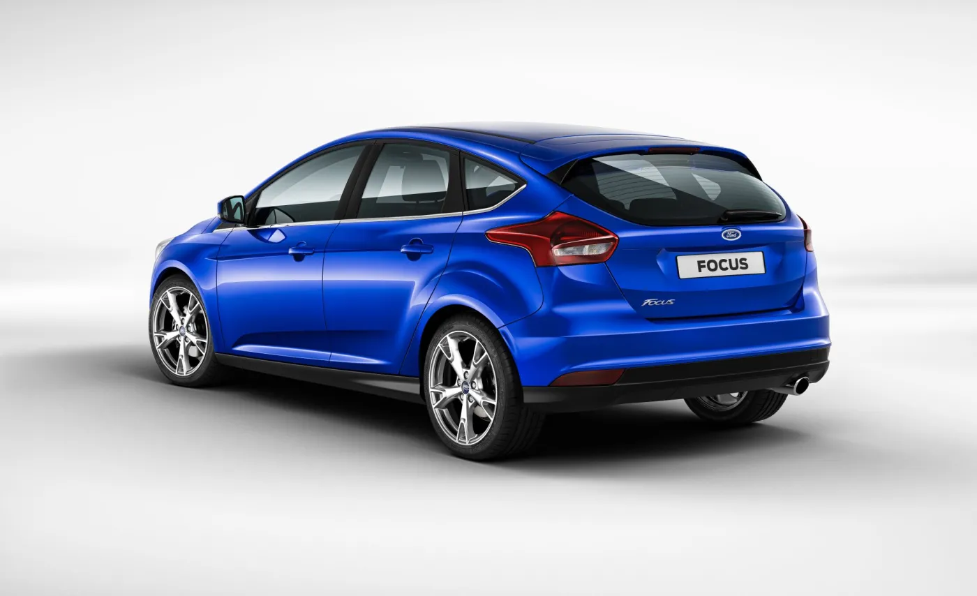 5977902-newfordfocus-5door-04.jpg