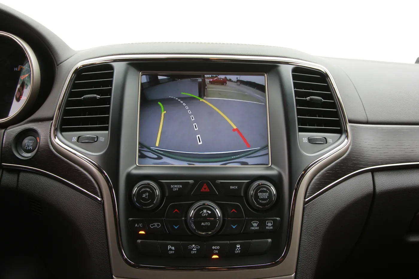 6607787-jeep-grand-cherokee.jpg