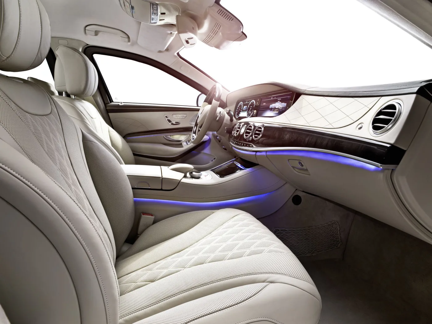 6644317-mercedes-s-600-guard.jpg