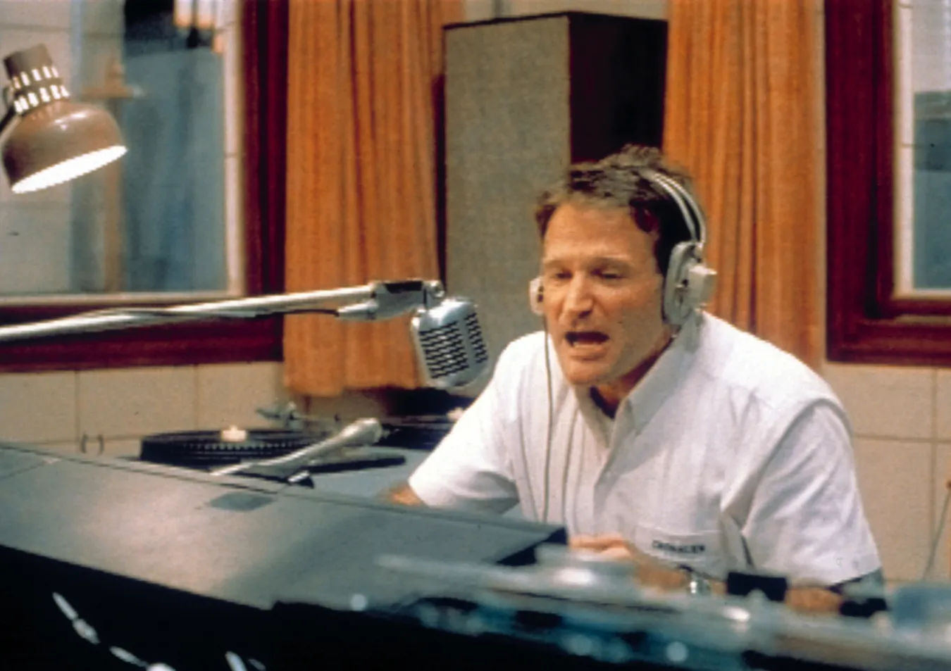6663374-good-morning-vietnam.jpg
