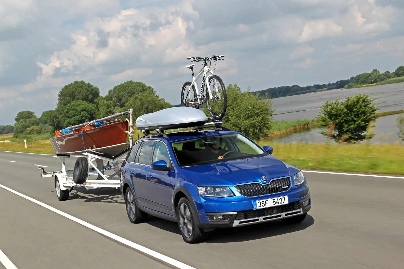 6675338-skoda-octavia-scout.jpg
