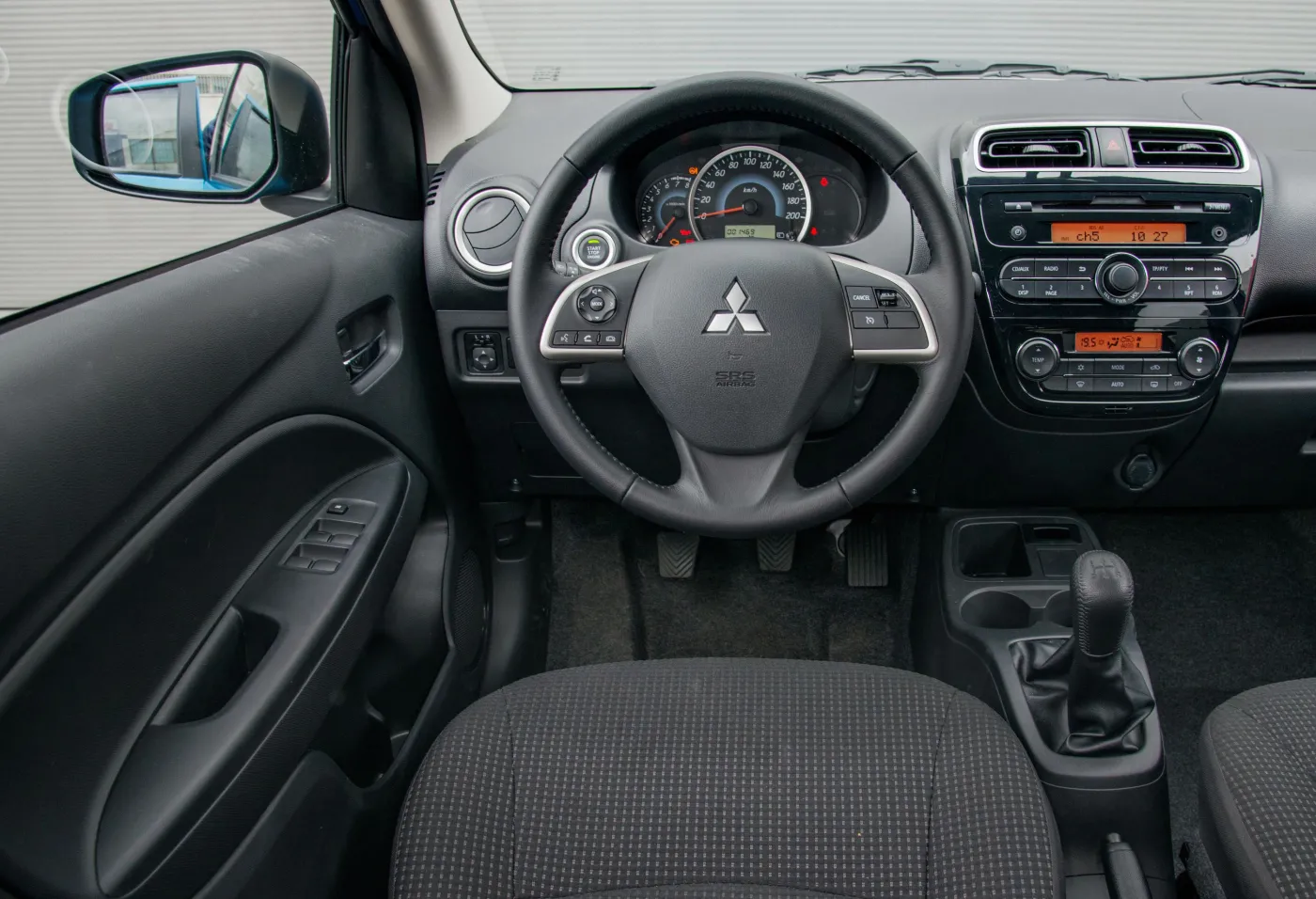 6758341-mitsubishi-space-star.jpg