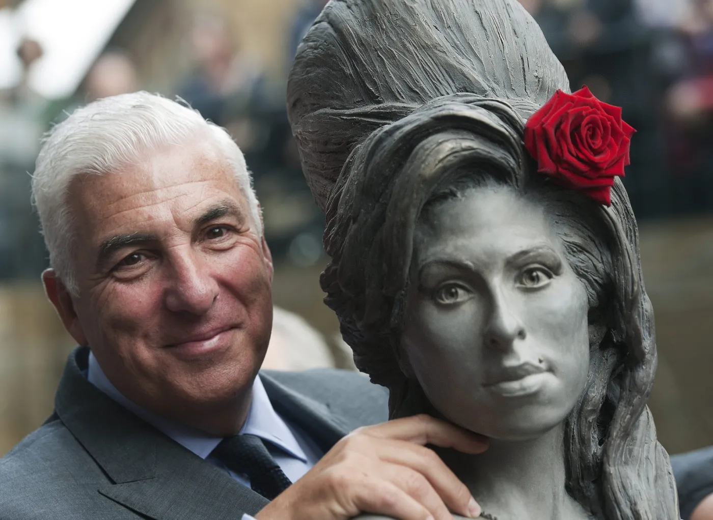 6808423-pomnik-amy-winehouse.jpg