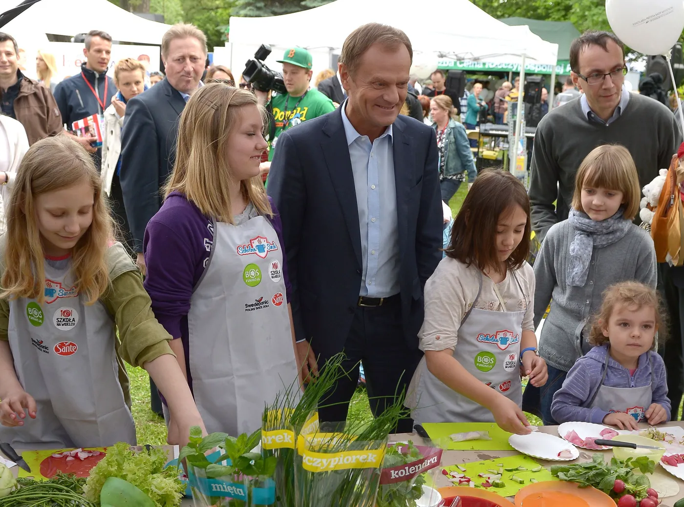6368544-premier-wsrod-dzieci.jpg