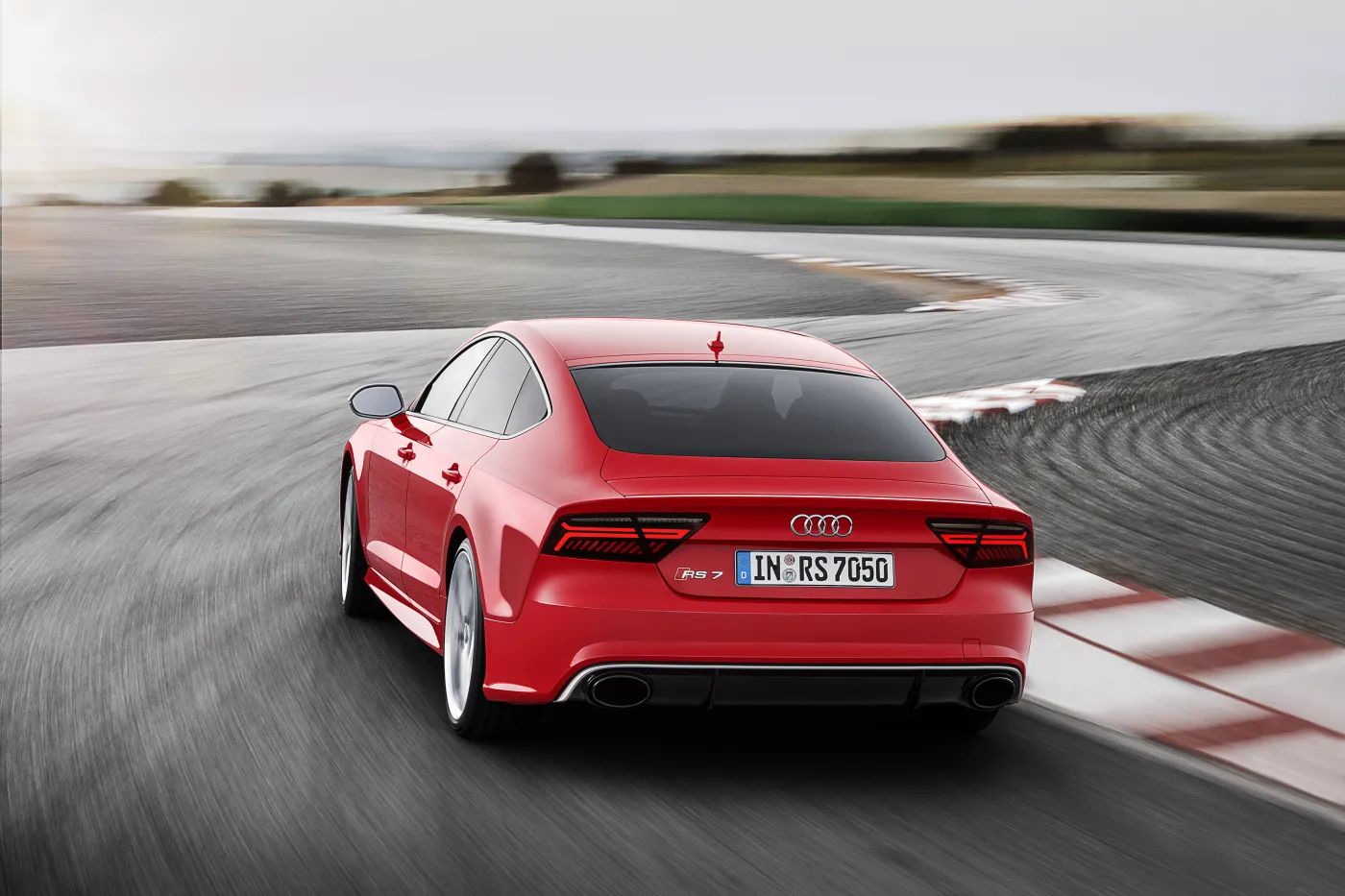 6371108-audi-rs-7-sportback.jpg