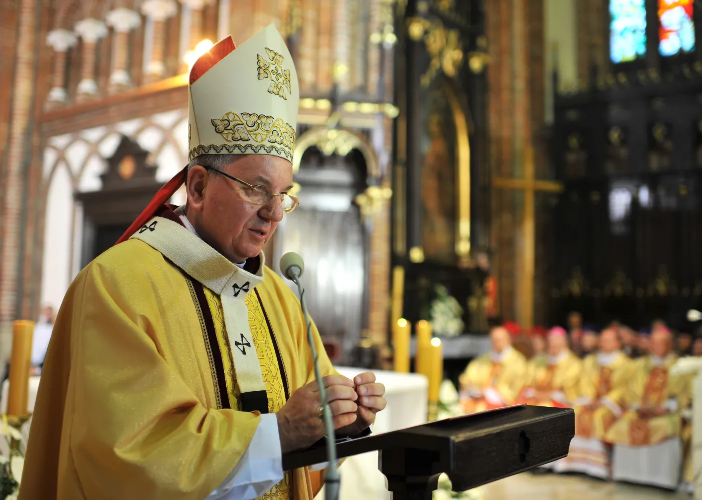 Metropolita lubelski broni lekarzy, którzy podpisali "Deklarację wiary"