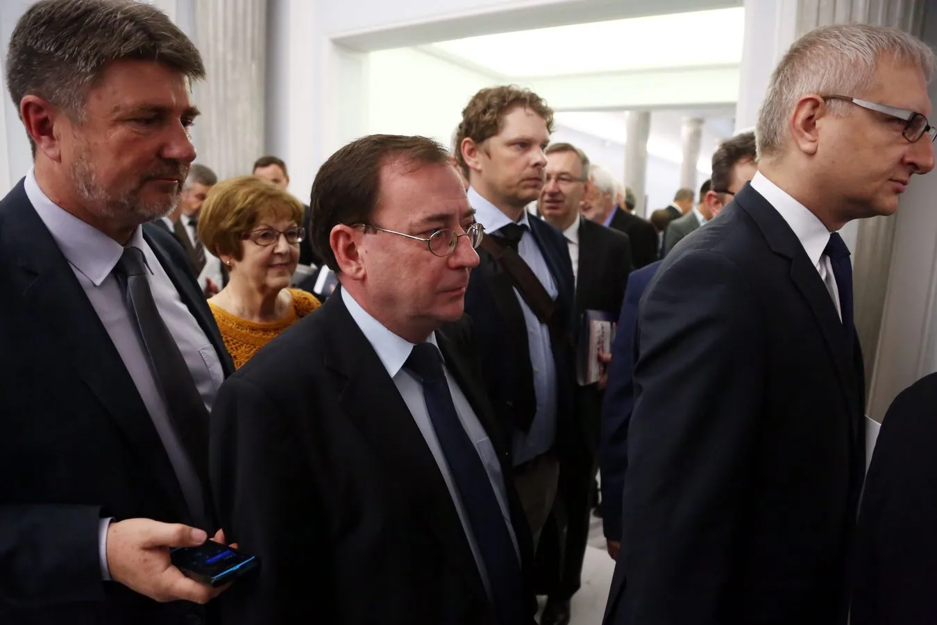Posiedzenie klubu PiS. W środku Mariusz Kamiński