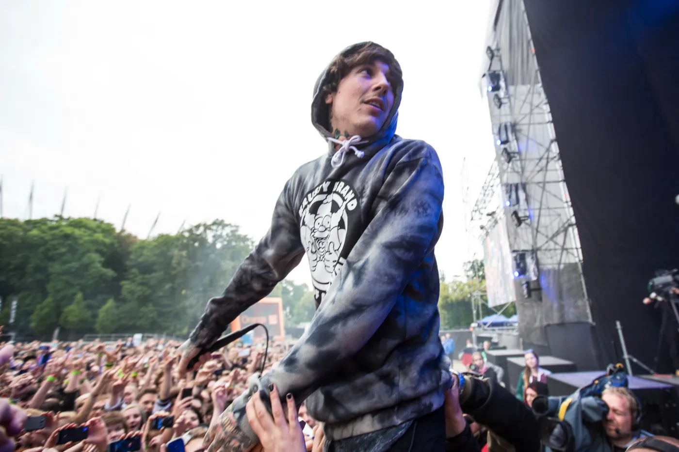 6431382-bring-me-the-horizon.jpg