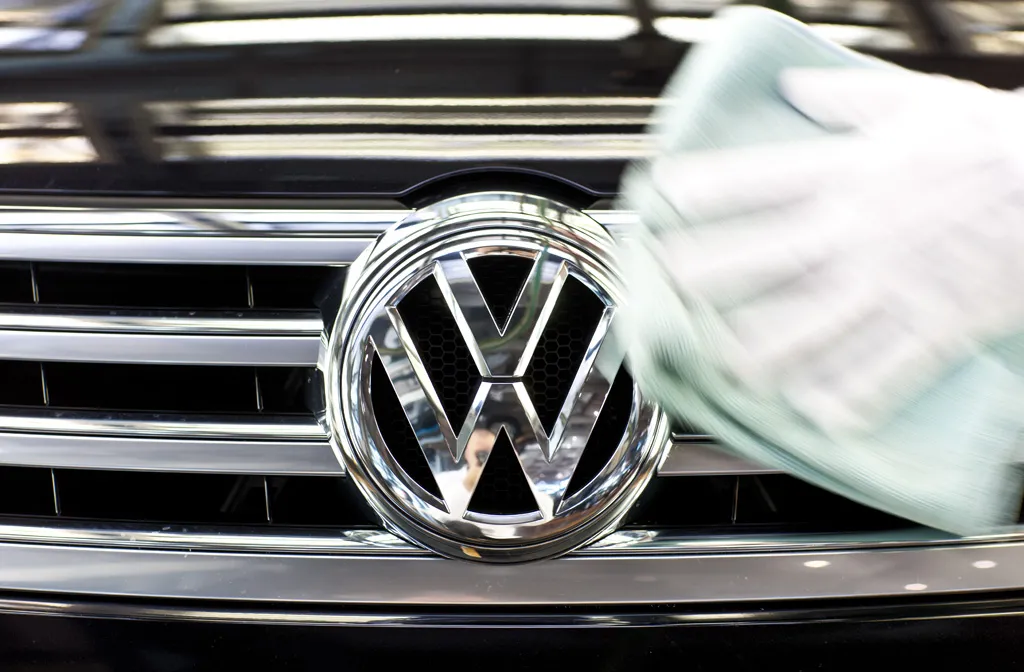 Volkswagen już buduje nową fabrykę w Polsce. Niemcy dziś wbili pierwszą łopatę we Wrześni