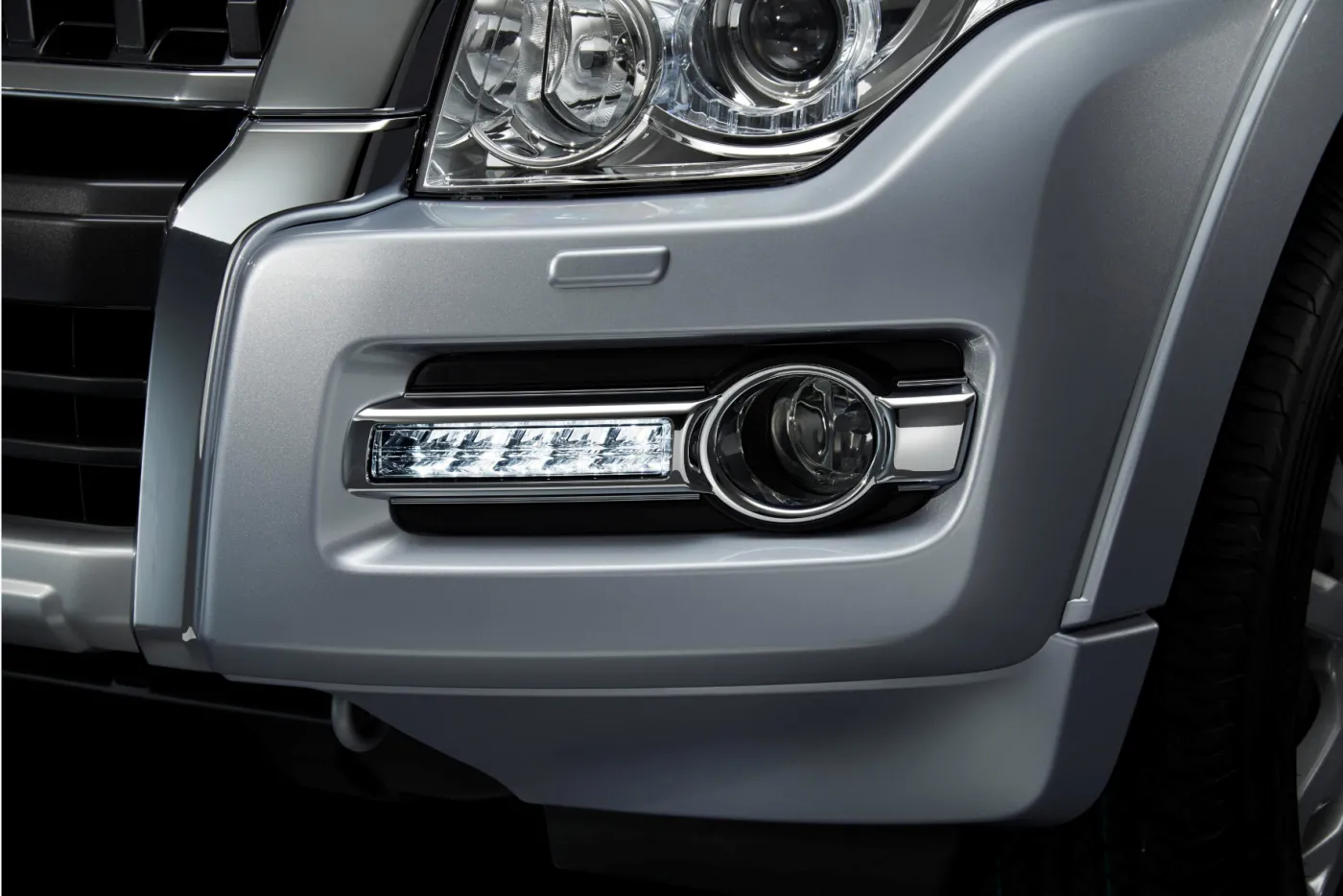 Nowa terenówka z Japonii już w Polsce! Mitsubishi pajero 2015. Pierwsze ZDJĘCIA