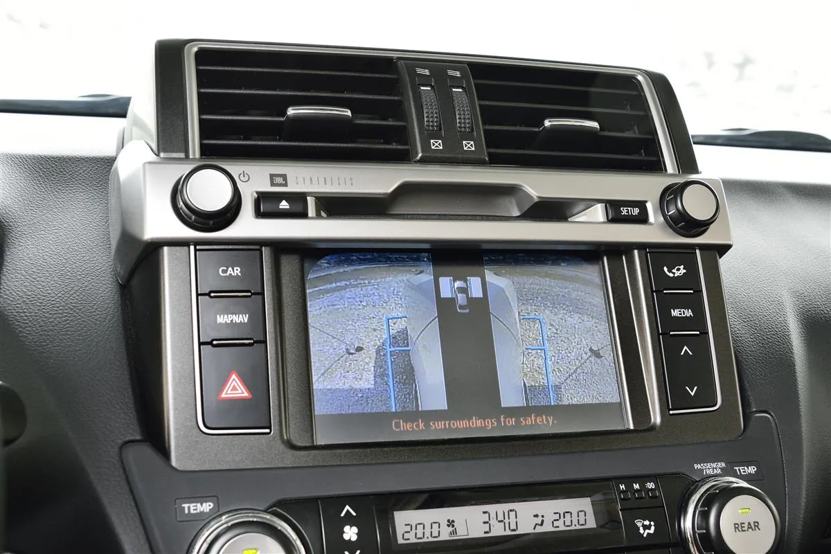 7181407-toyota-land-cruiser.jpg