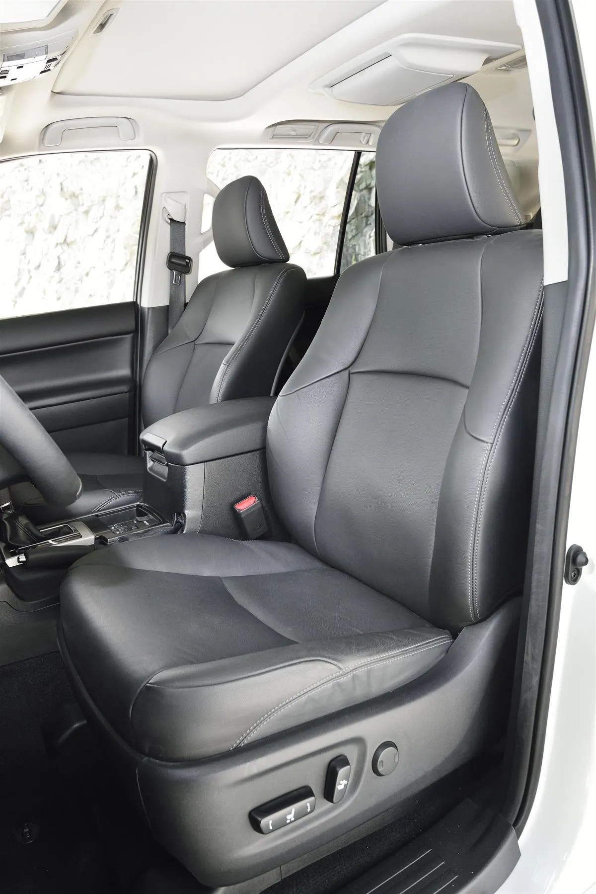 7181233-toyota-land-cruiser.jpg