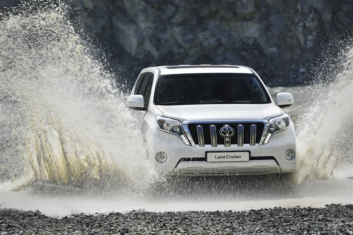 7181291-toyota-land-cruiser.jpg