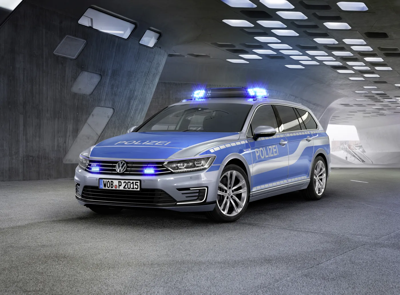 7245042-volkswagen-passat-gte.jpg