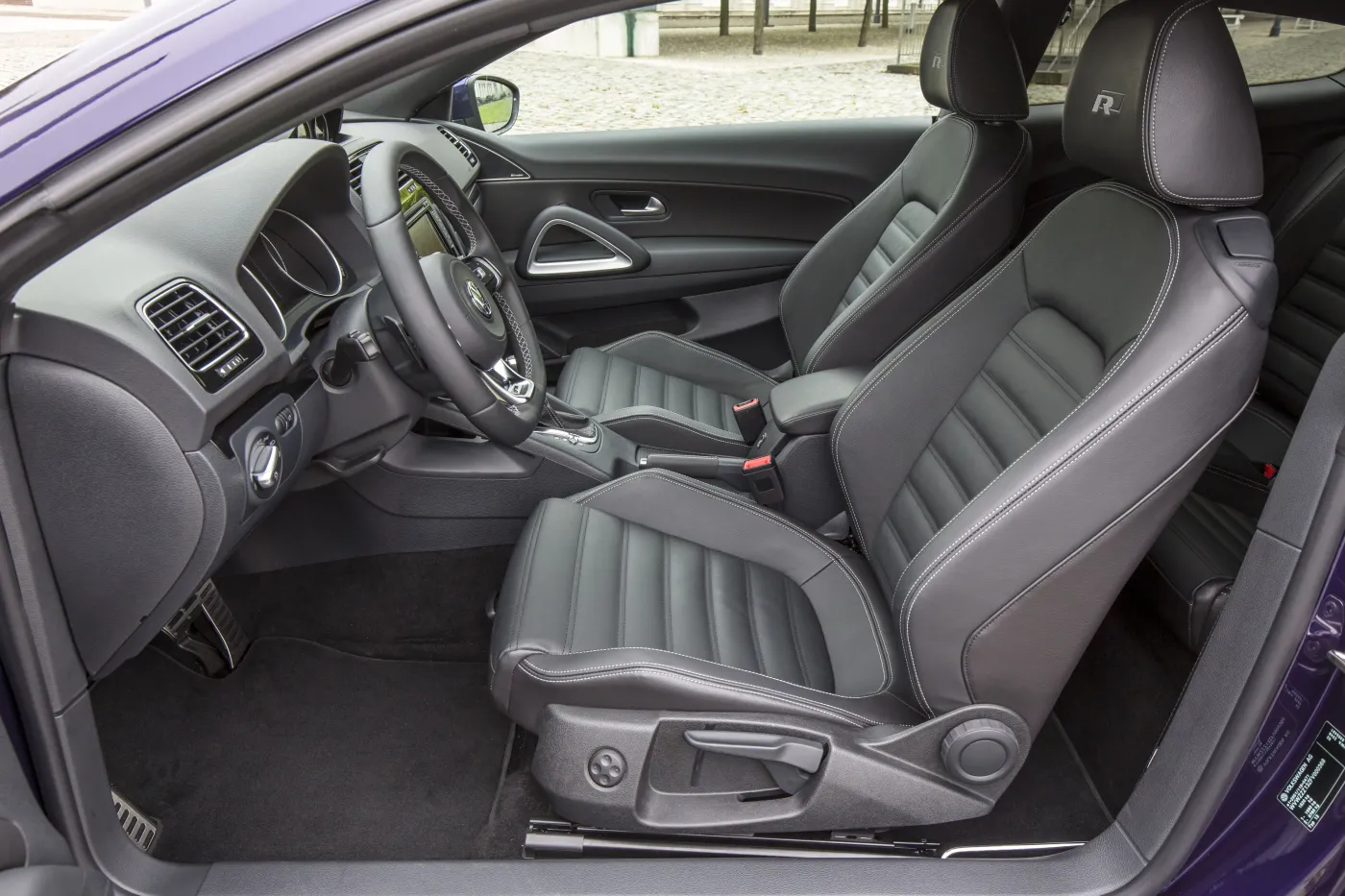 6863235-volkswagen-scirocco.jpg