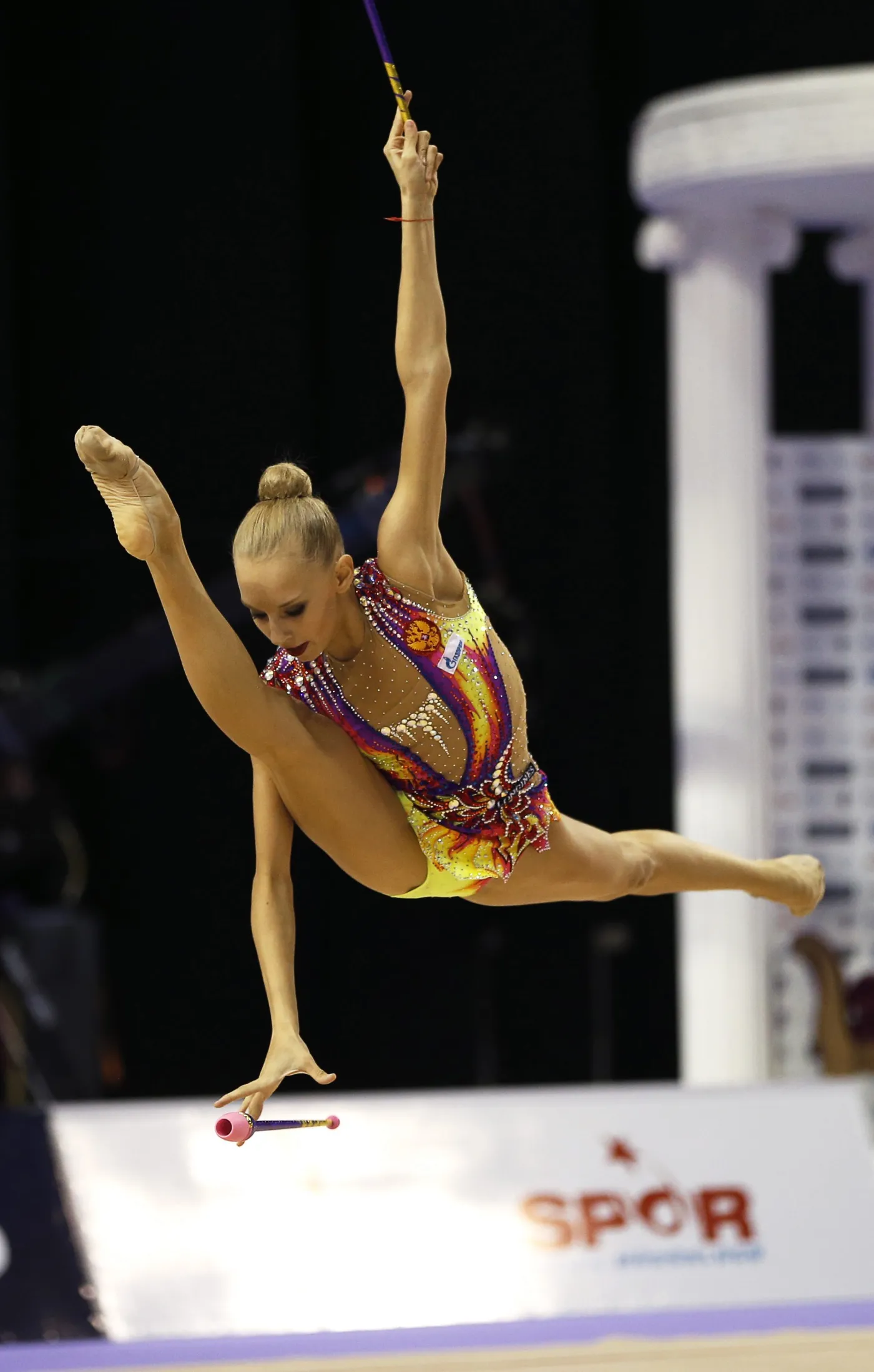 6866236-ale-one-sie-wyginaja.jpg
