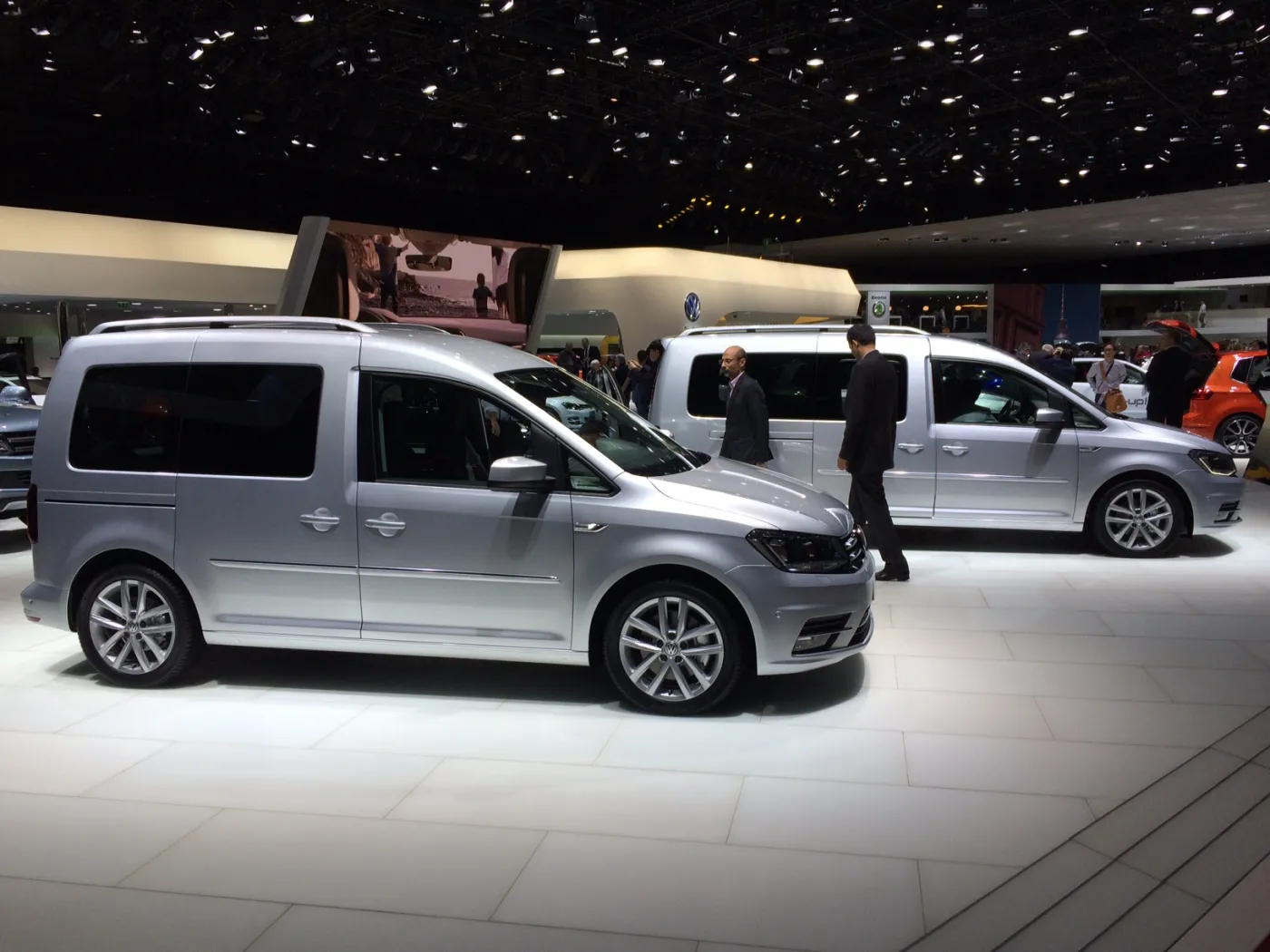 7498818-volkswagen-caddy-maxi.jpg