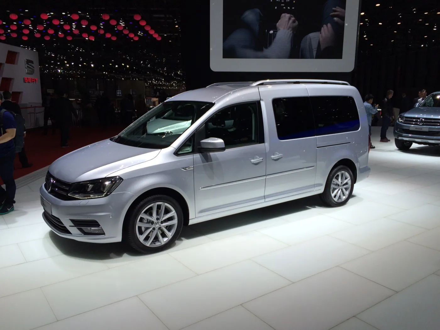 7498905-volkswagen-caddy-maxi.jpg