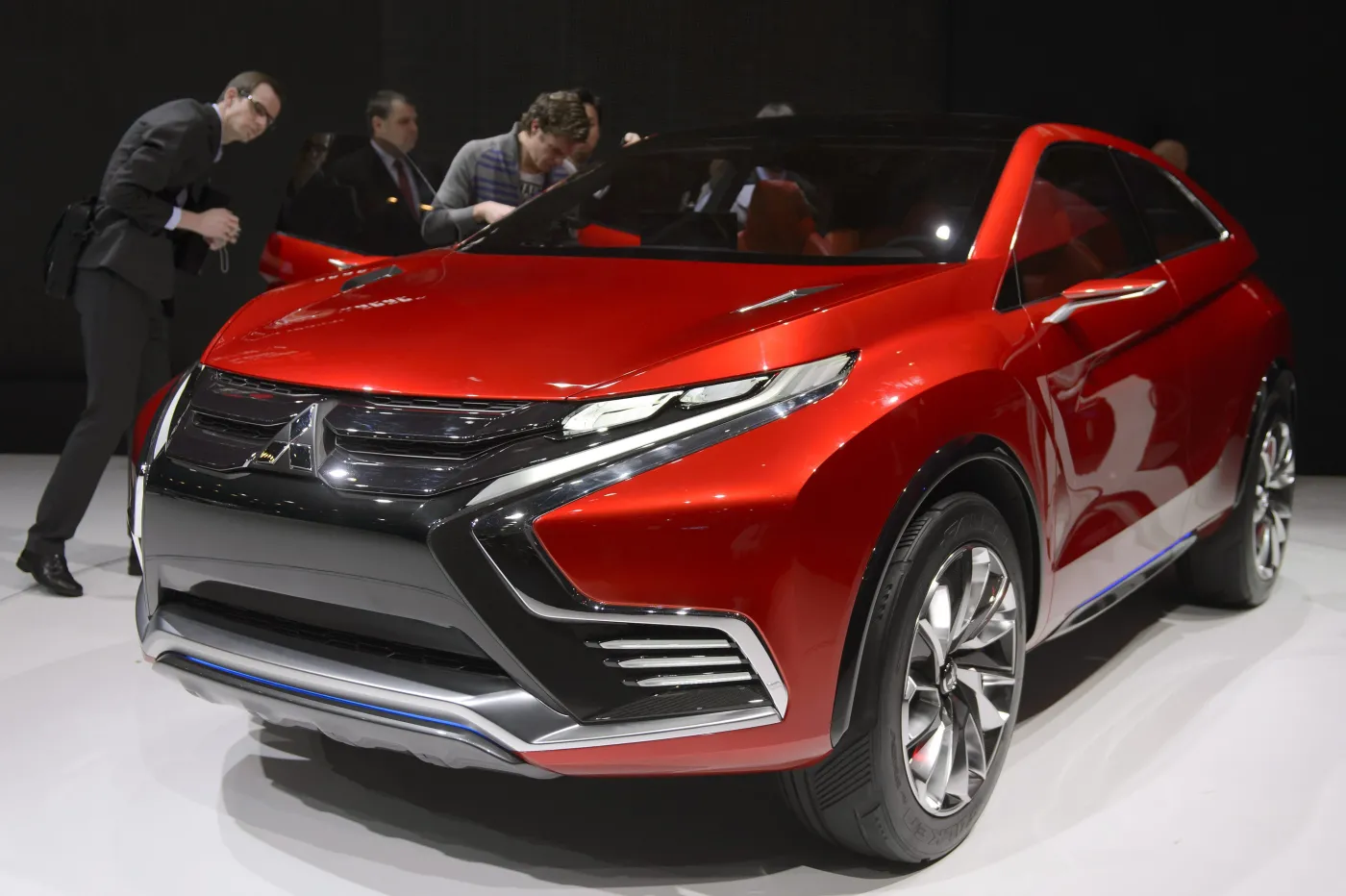7532819-mitsubishi-xr-phev-ii.jpg