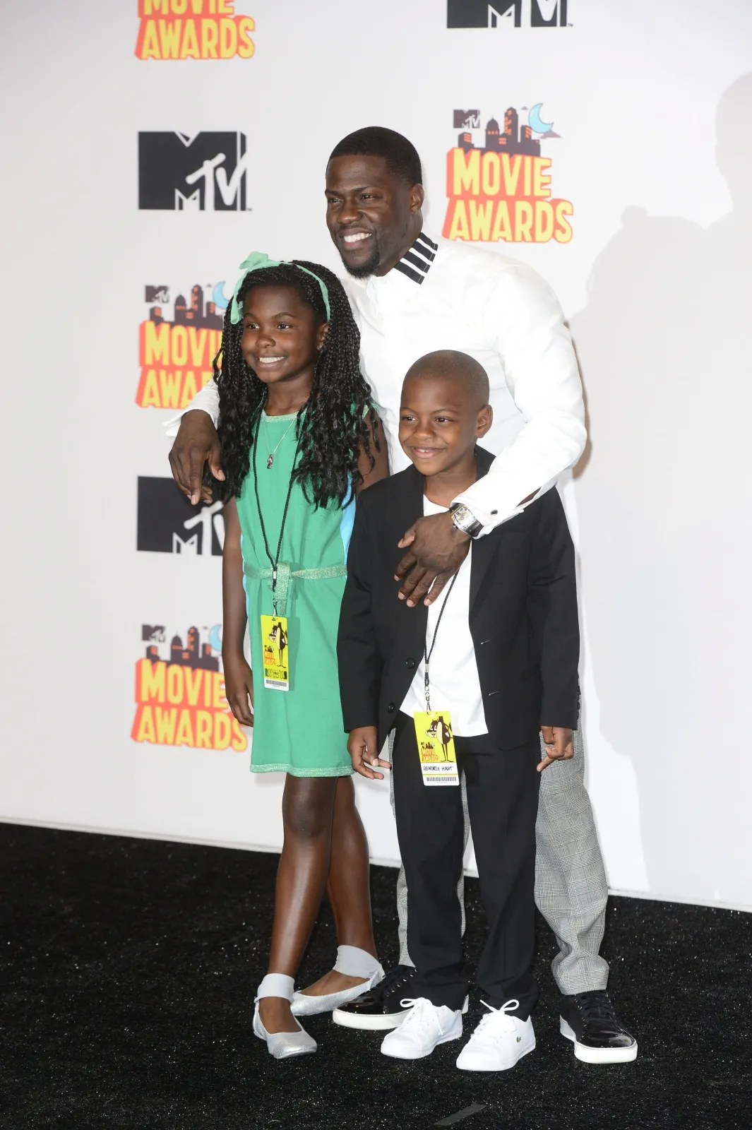 7649236-kevin-hart-z-dziecmi.jpg