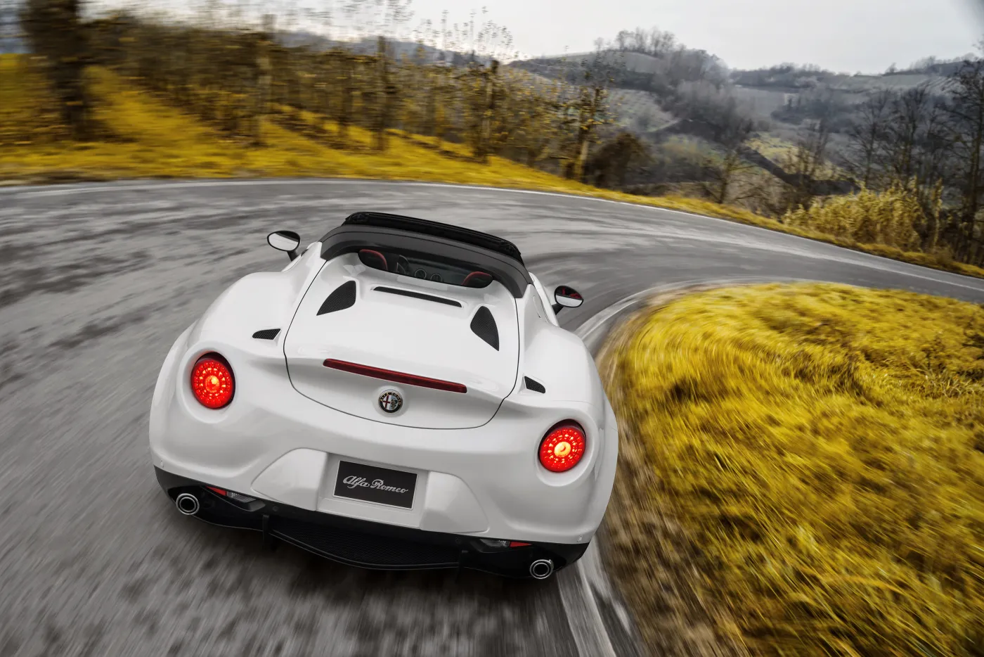 7295727-alfa-romeo-4c-spider.jpg