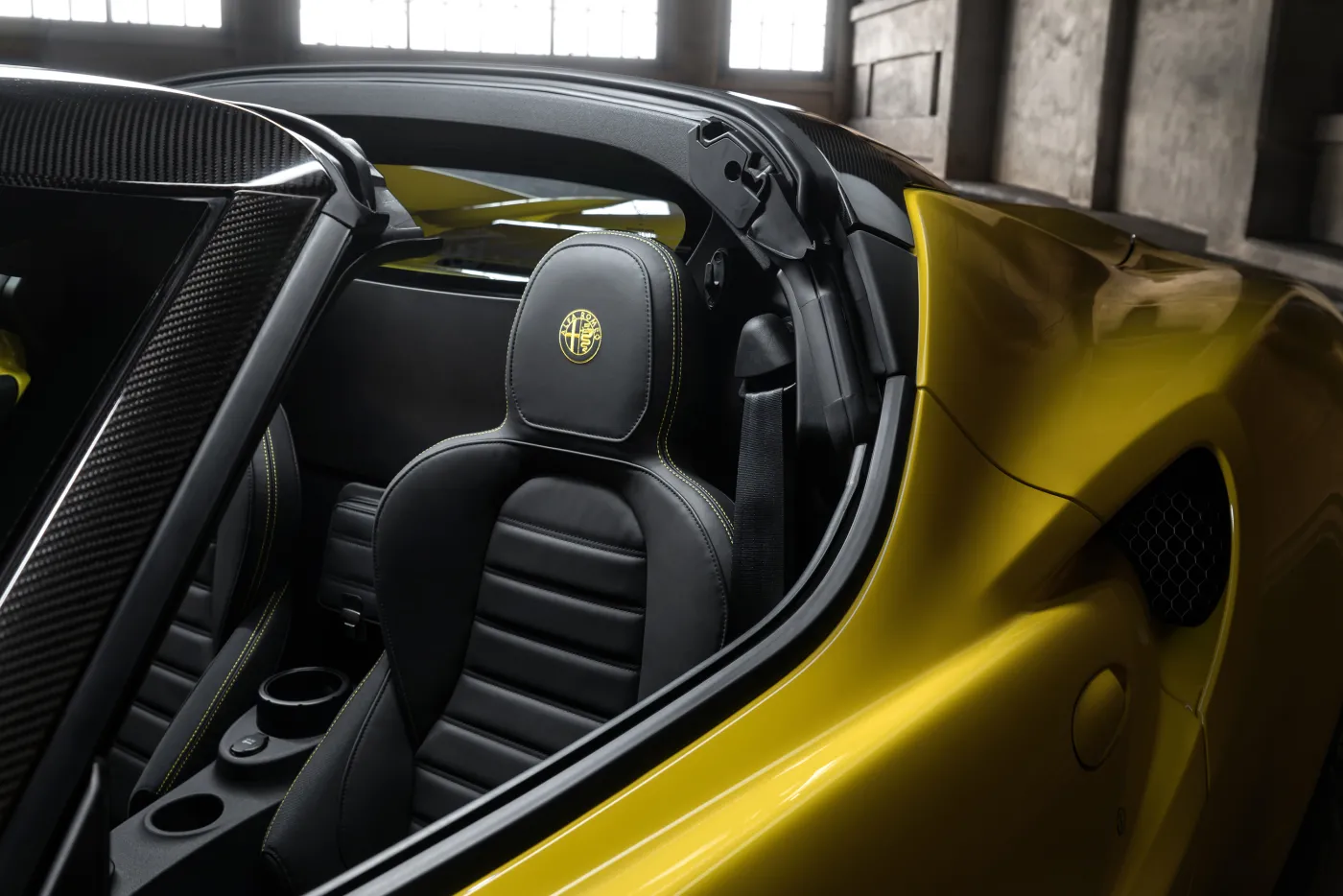 7295870-alfa-romeo-4c-spider.jpg