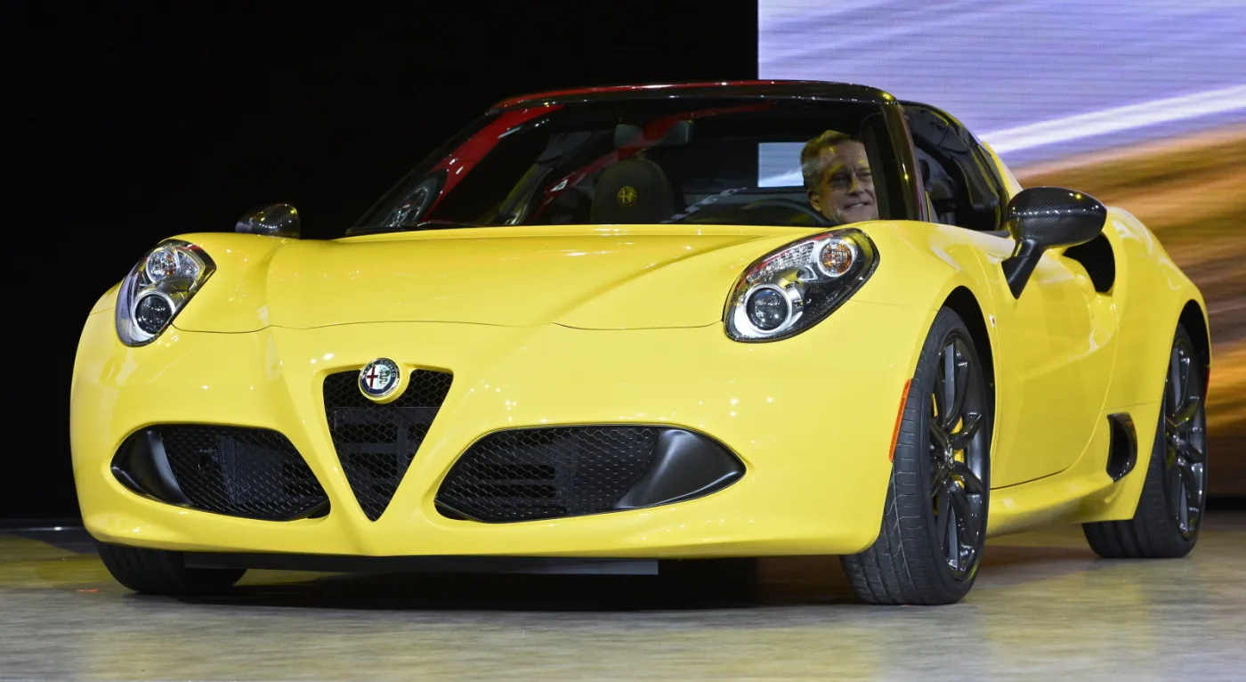 7295350-alfa-romeo-4c-spider.jpg