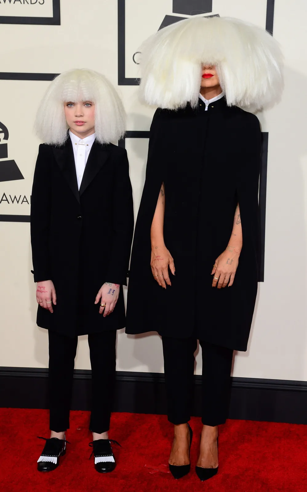 7400525-sia-i-maddie-ziegler.jpg