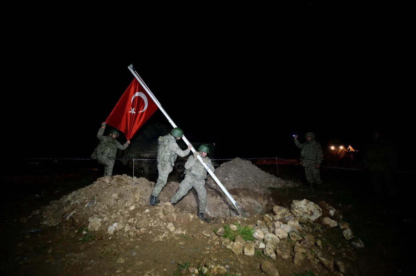 7459952-interwencja-w-syrii.jpg