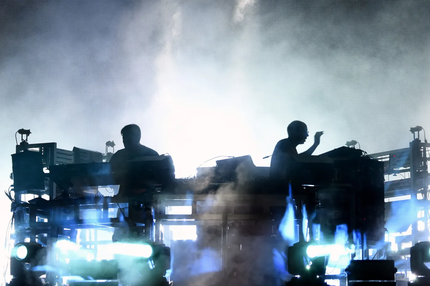 7995120-the-chemical-brothers.jpg