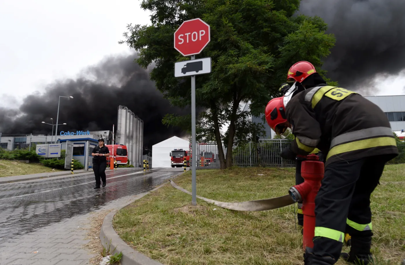 8020102-pozar-fabryki-w-lodzi.jpg
