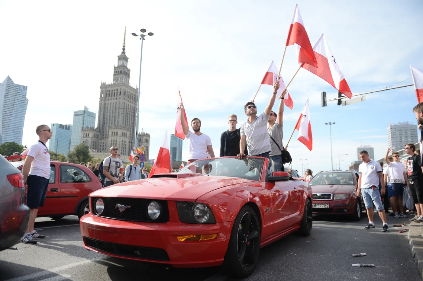 8040645-godzina-w-w-stolicy.jpg