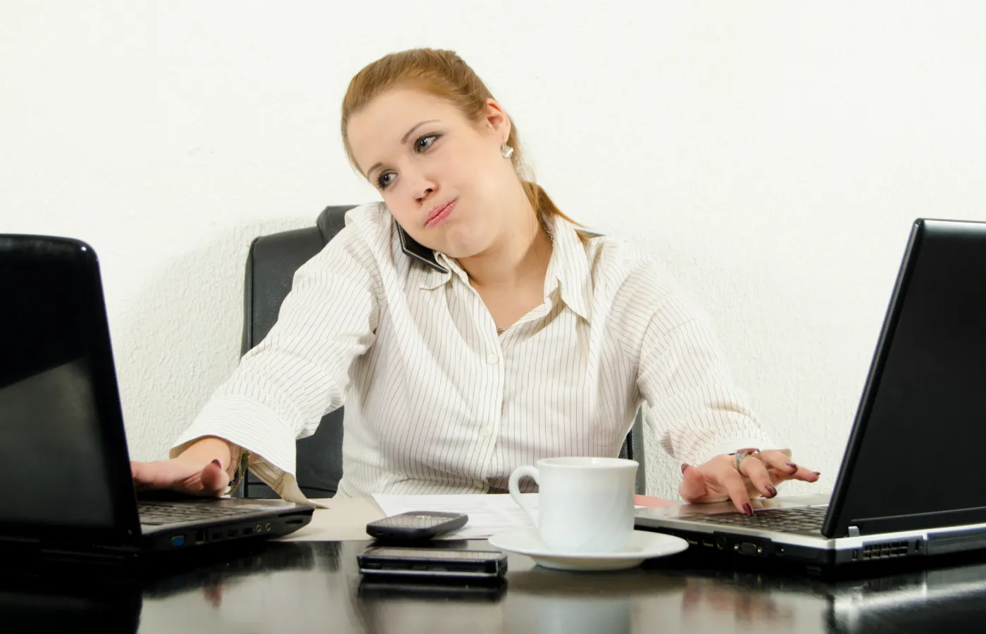 8070684-multitasking-w-pracy.jpg