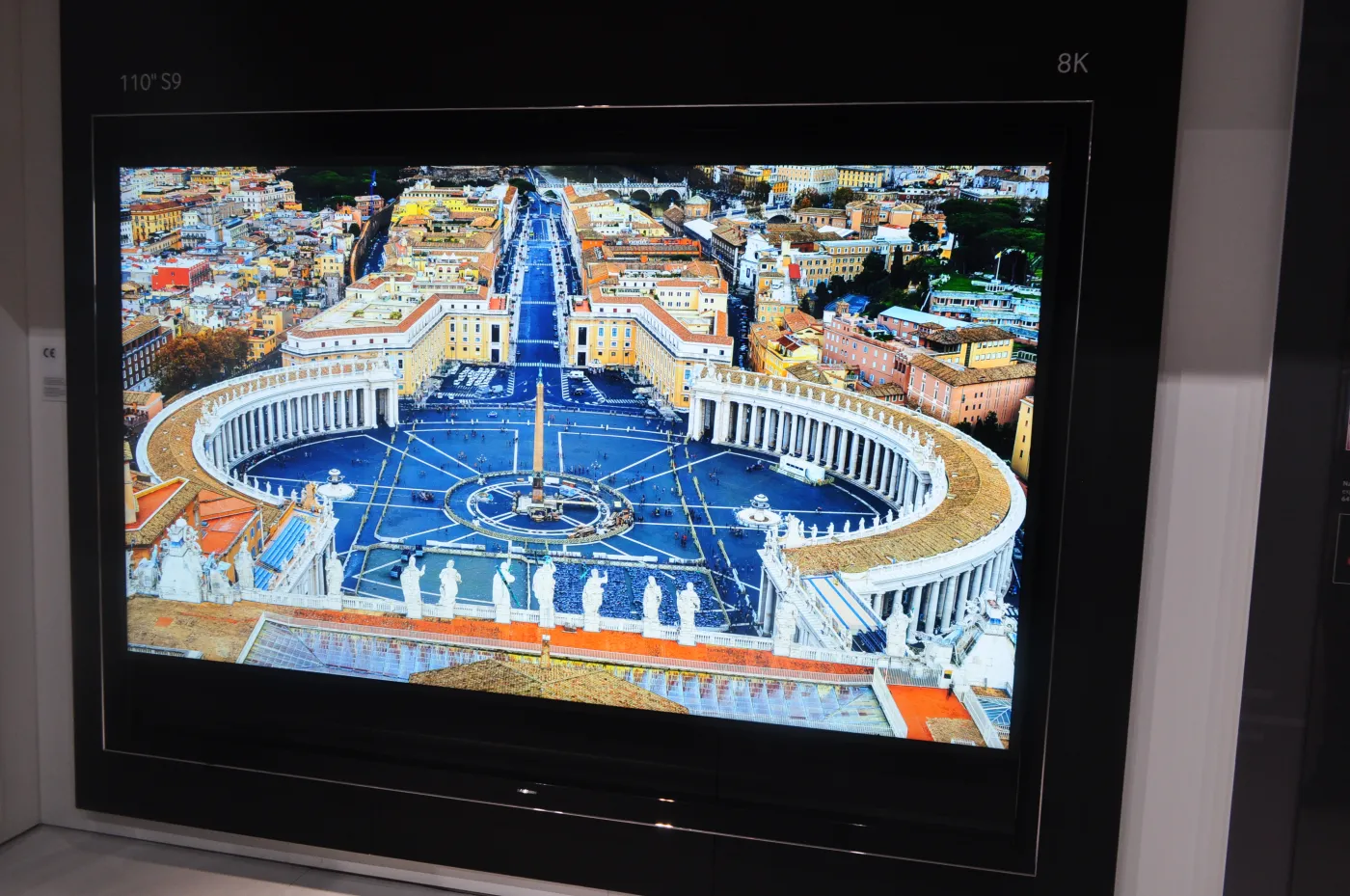 "Zwykłe" telewizory 4K to już przeszłość. Zobacz, na czym teraz wypada oglądać filmy [FOTO]