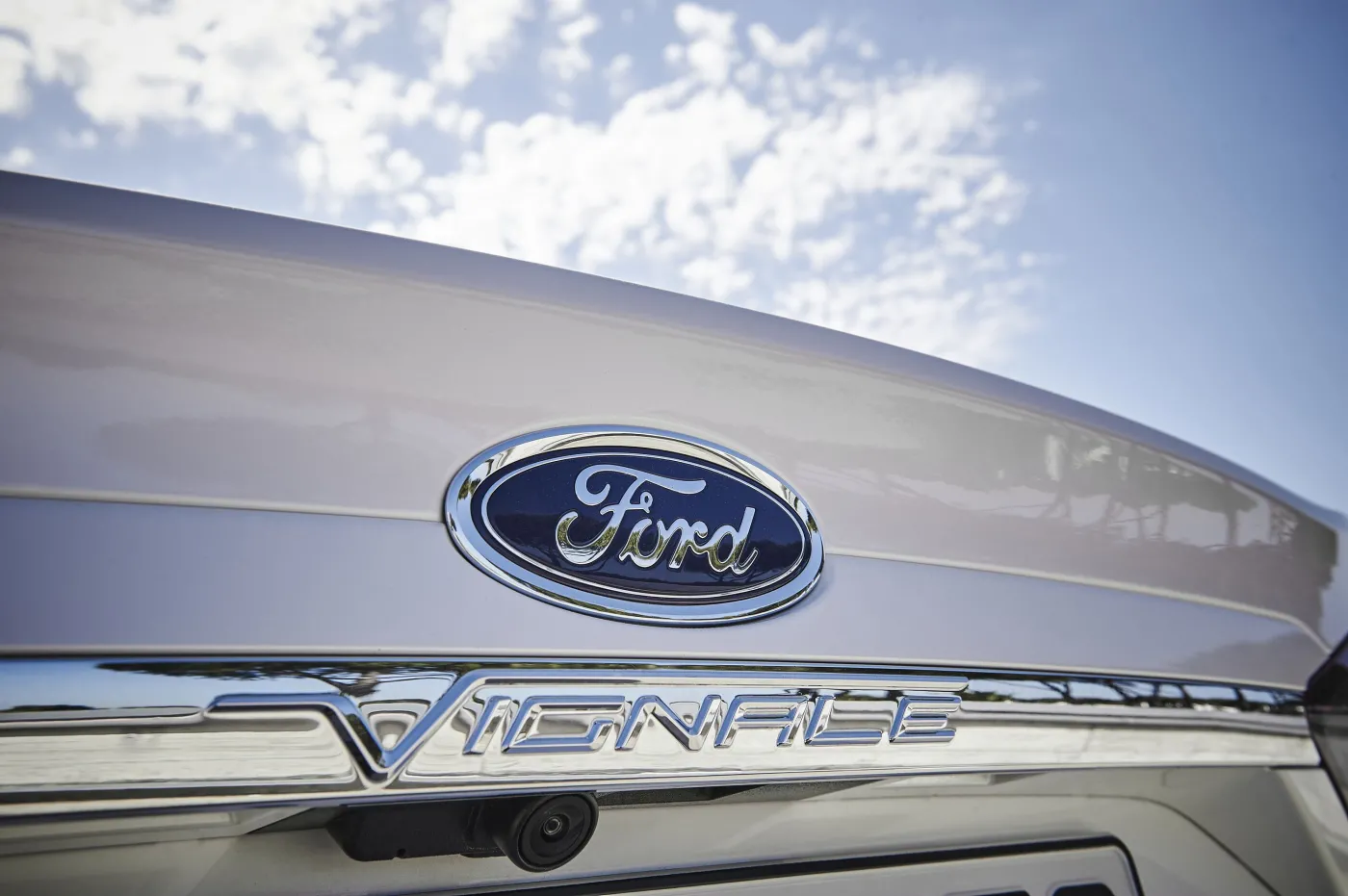 7779555-ford-mondeo-vignale.jpg