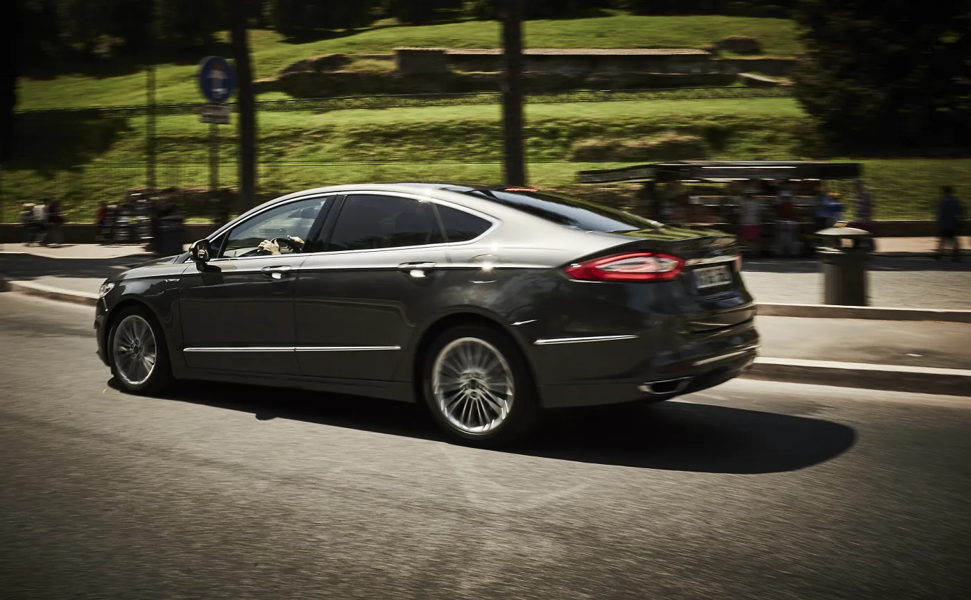 7779000-ford-mondeo-vignale.jpg