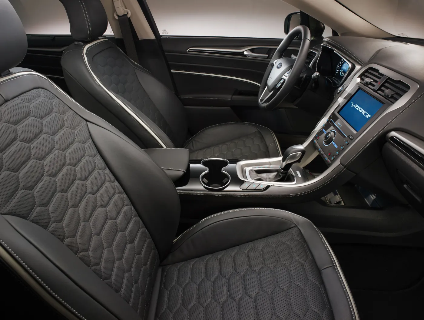 7781721-ford-mondeo-vignale.jpg