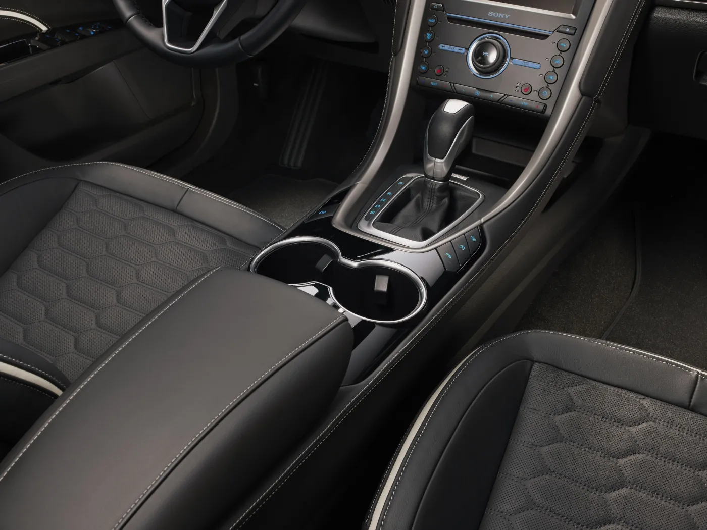 7781781-ford-mondeo-vignale.jpg